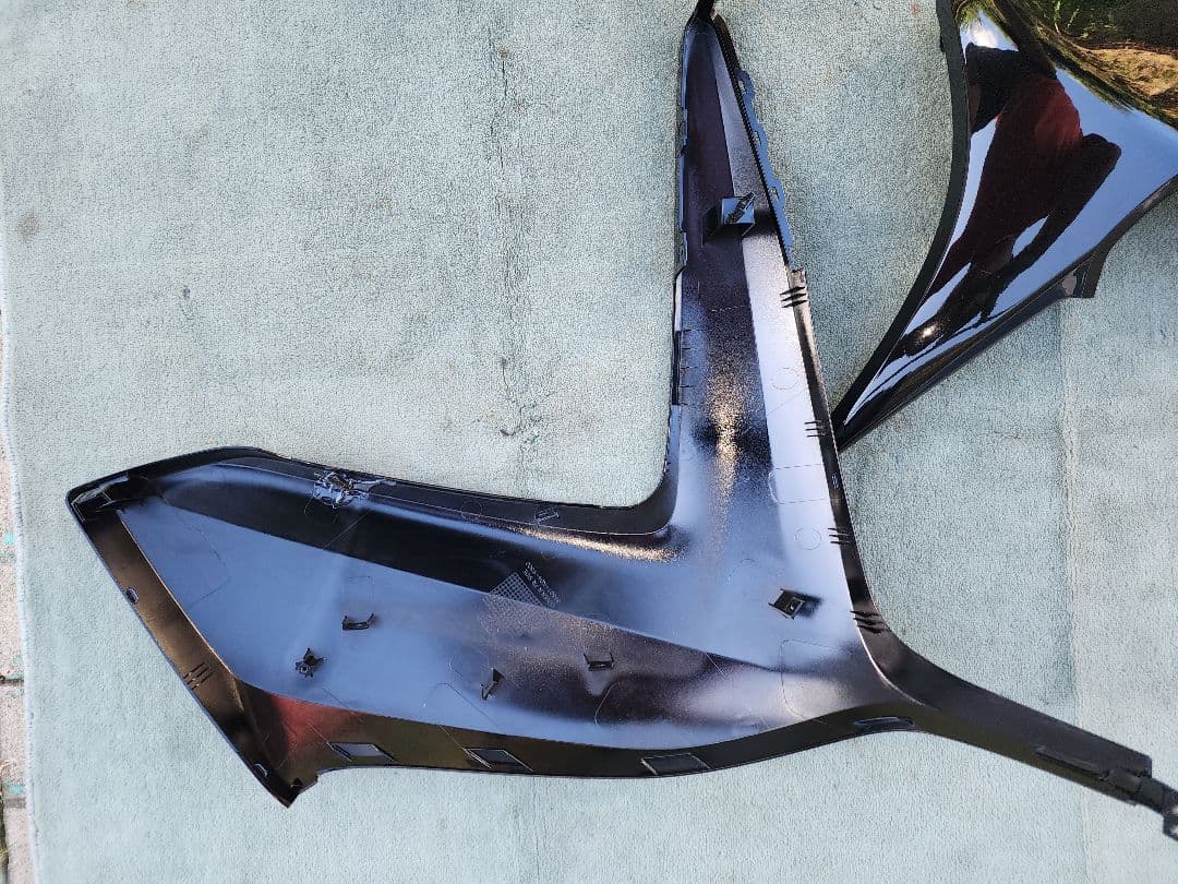 フォルツァSi MF12 カバーフロントサイドとカバーサイドのセット（右側のみ）