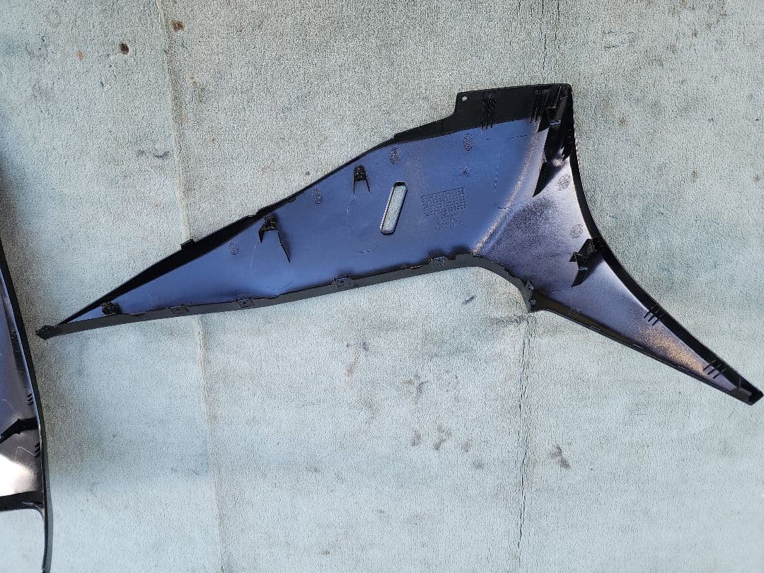 フォルツァSi MF12 カバーフロントサイドとカバーサイドのセット（右側のみ）