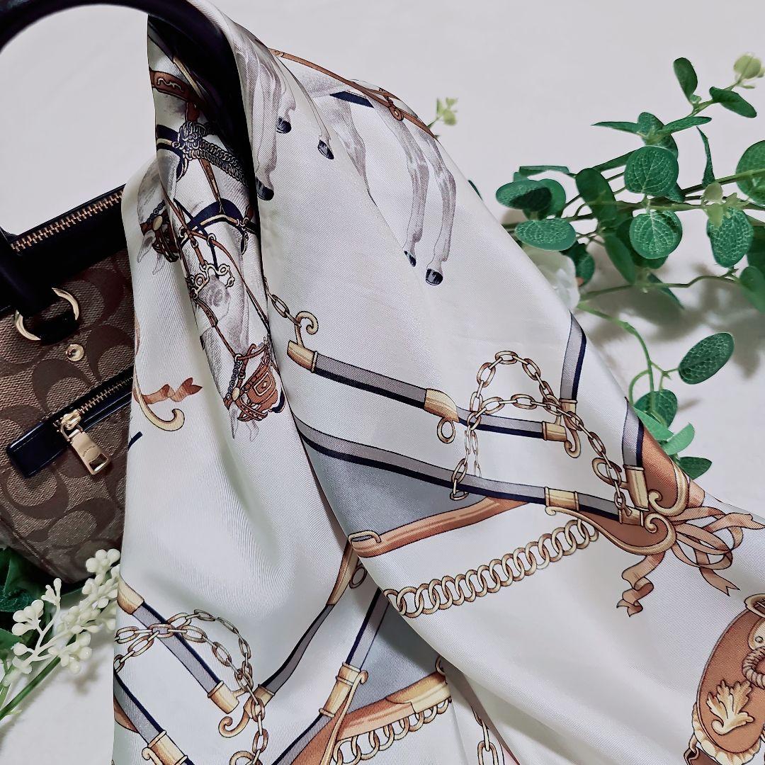 美品✨CELINE　セリーヌ　大判シルクスカーフ　ホース馬具柄　ピンク×ホワイト