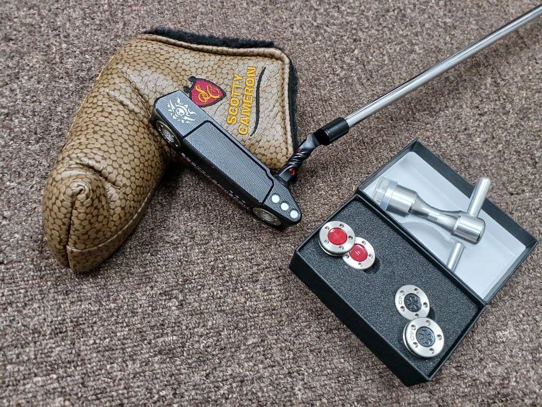 タイトリスト　スコッティキャメロン　モンスタースカル　ツイストネック　パター