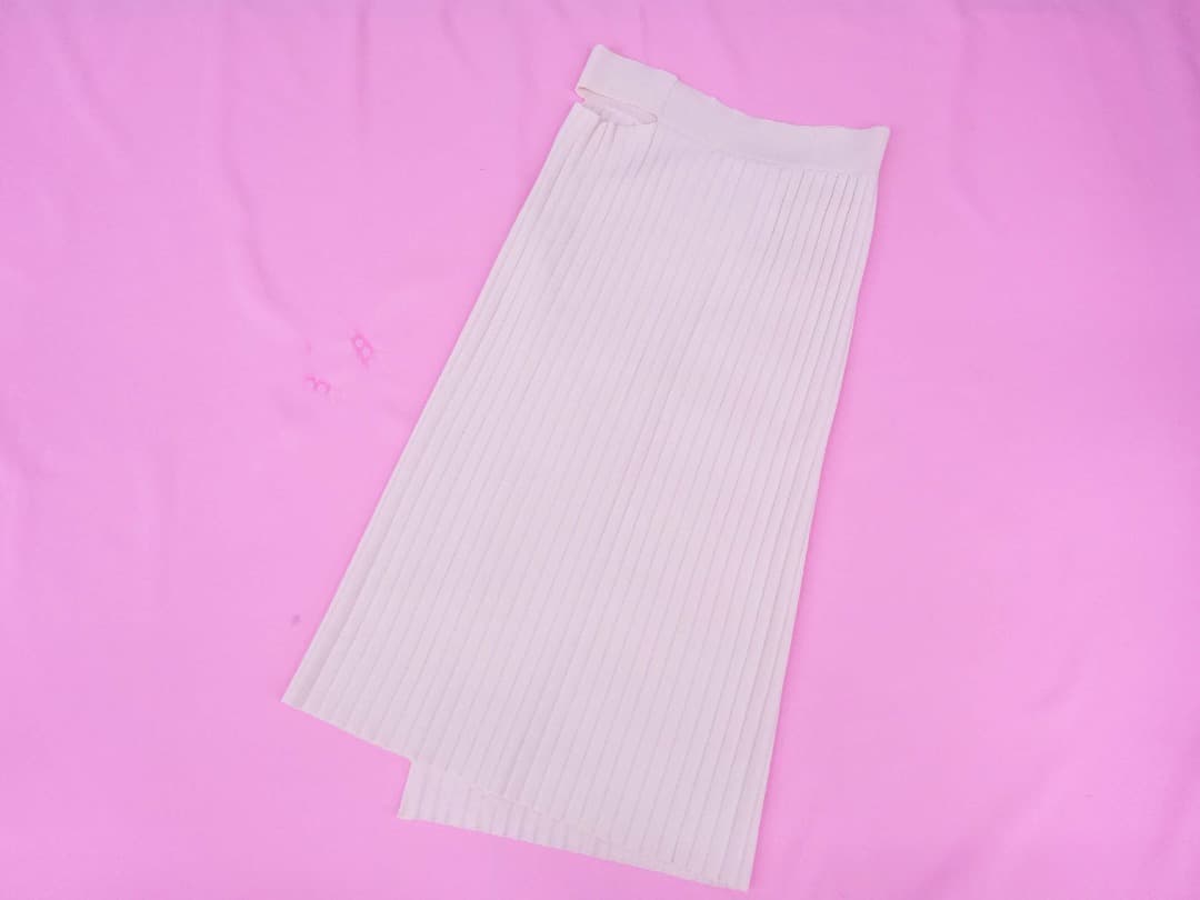 リビアナコンティリブ編みニットロングスカートウエストチラ見え　アシンメトリー