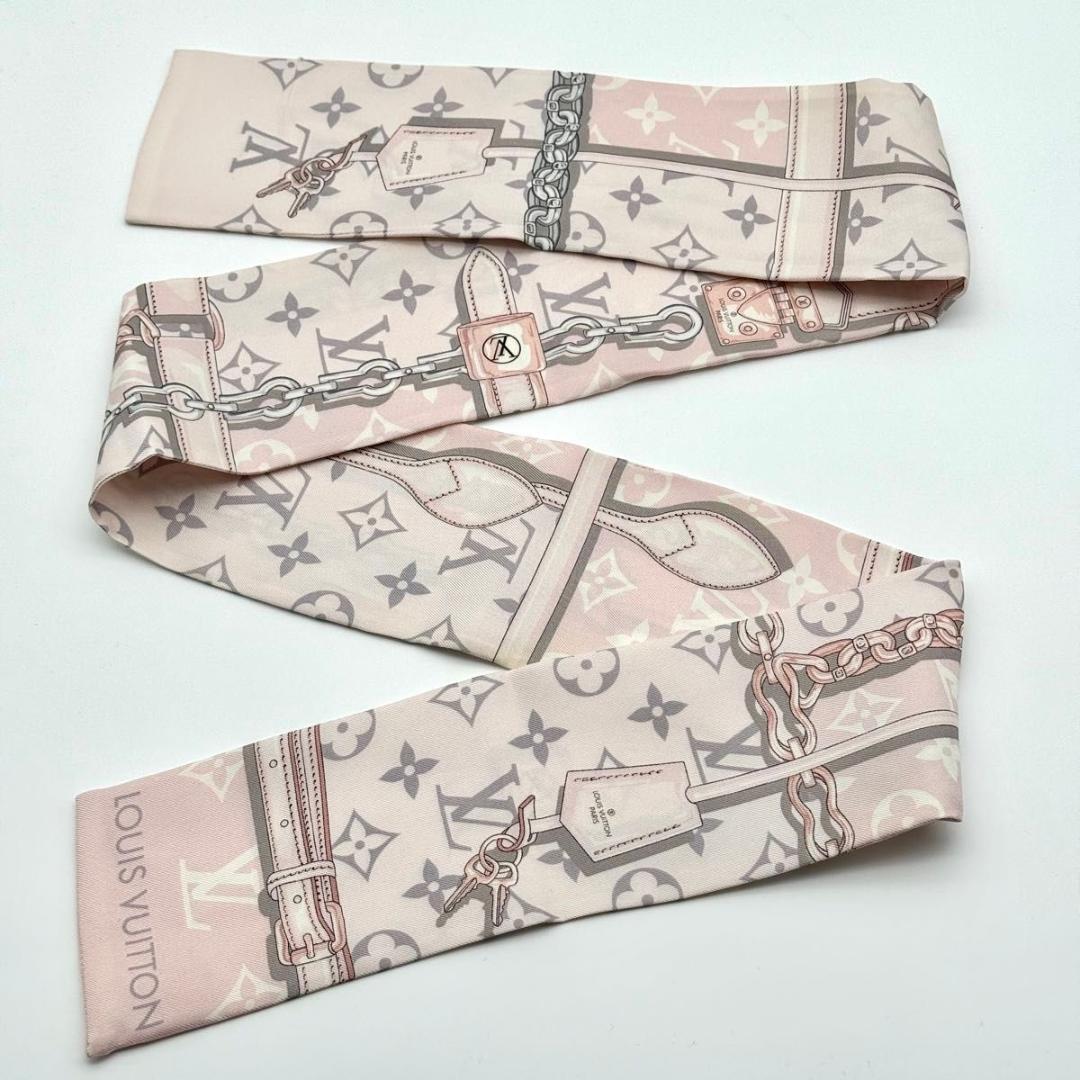 ルイヴィトン バンドー モノグラム コンフィデンシャル スカーフ シルク ピンク