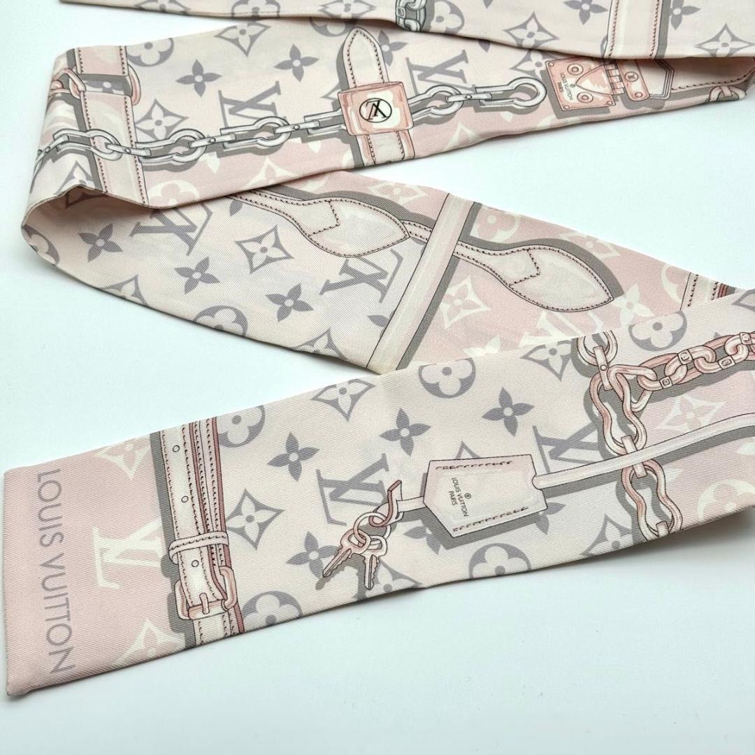 ルイヴィトン バンドー モノグラム コンフィデンシャル スカーフ シルク ピンク