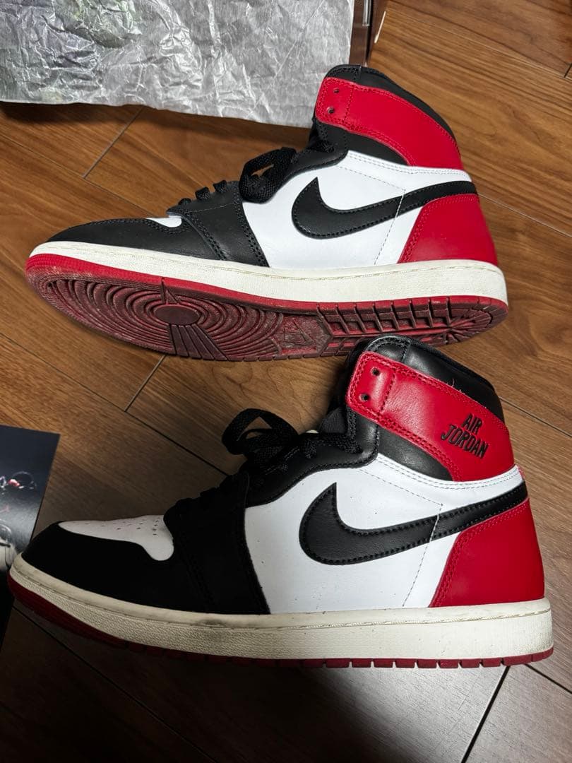 靴 Nike Air Jordan 1 Black Toe Reimagined