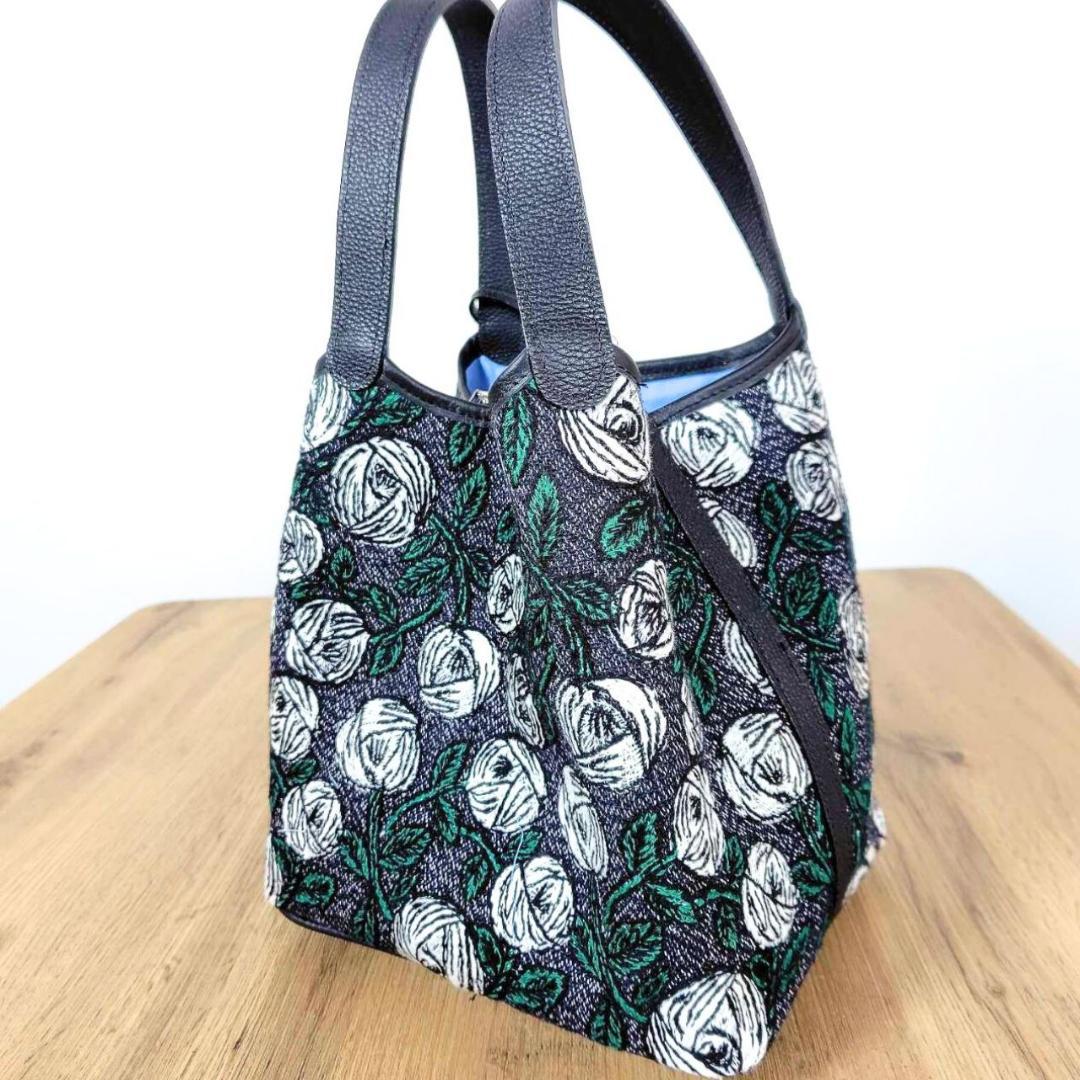 ミナペルホネン/2025rosyロージィーネイビ/牛革ブラックロックトート鍵