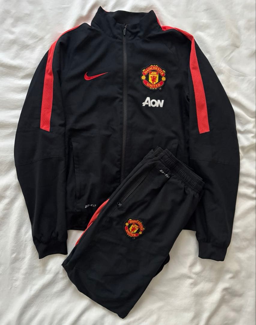 マンユー NIKE ウィンドブレーカー ジャージ上下 セットアップ Sサイズ