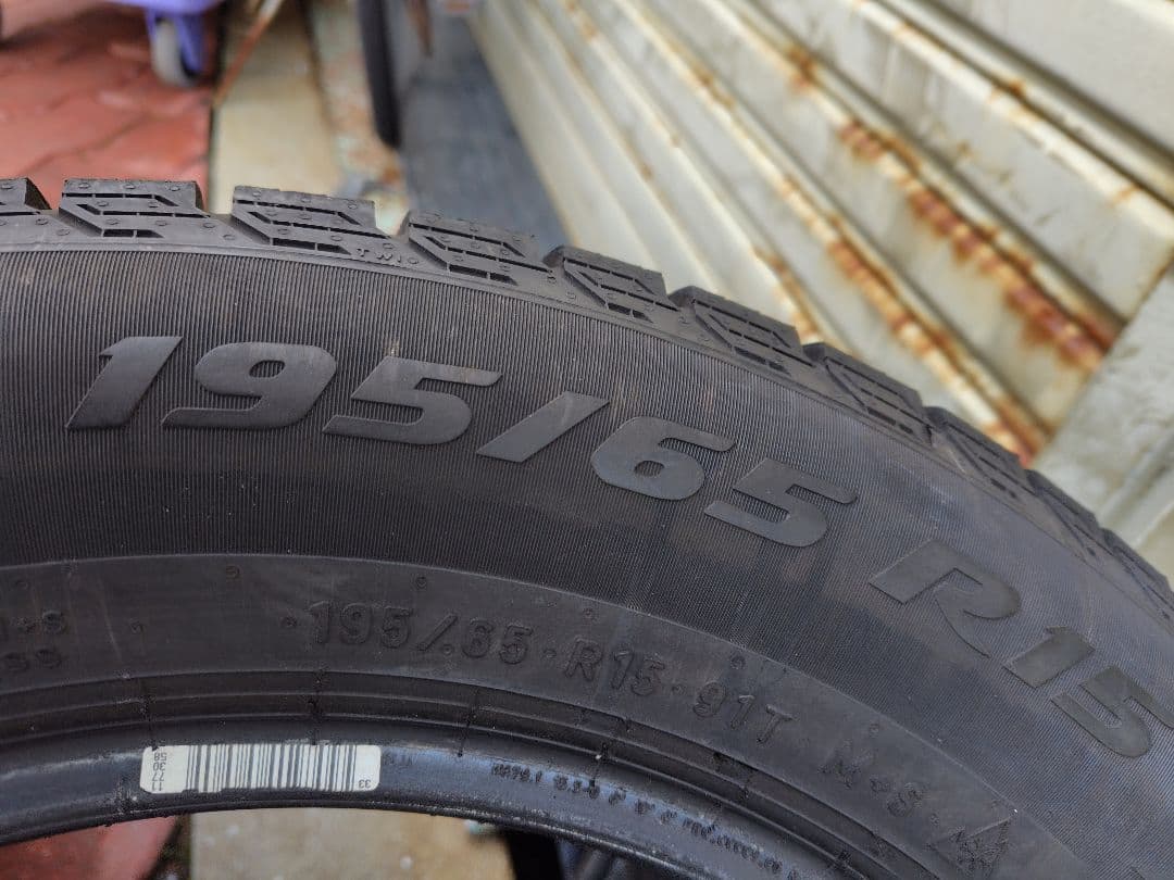 ピレリ シンメトリコ 195/65R15 2023年製