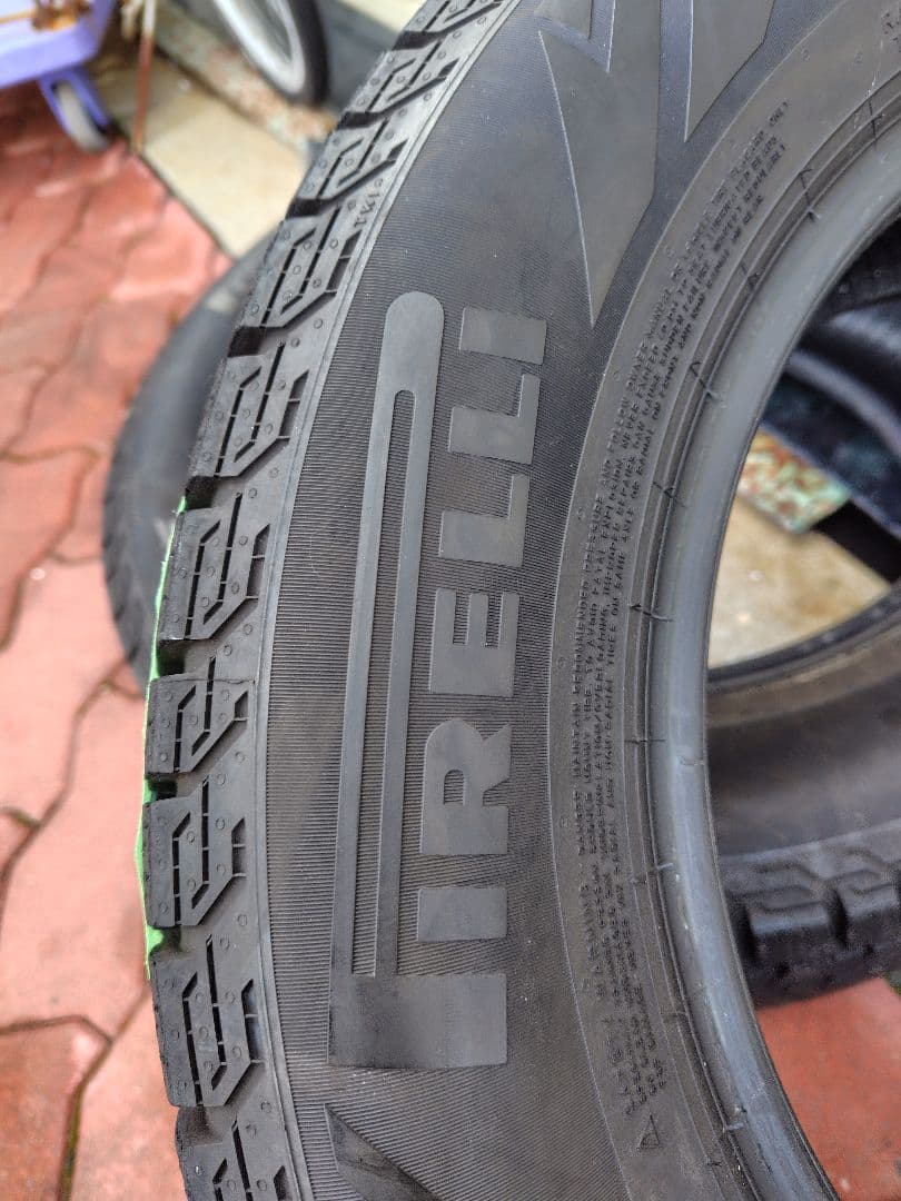 ピレリ シンメトリコ 195/65R15 2023年製