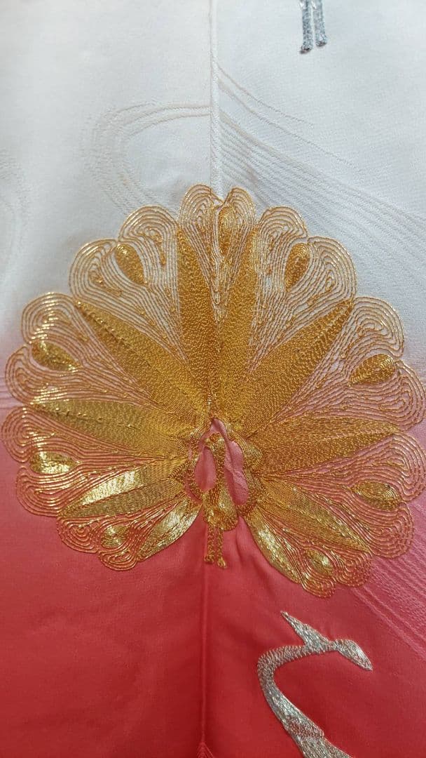 NA151アンティーク子供着物ジュニアサイズ正絹豪華金刺繍着丈134裄58センチ