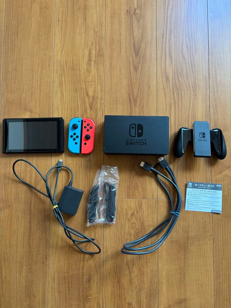 ま*ー様 Nintendo Switch 本体 ネオンブルー・レッドジョイコン