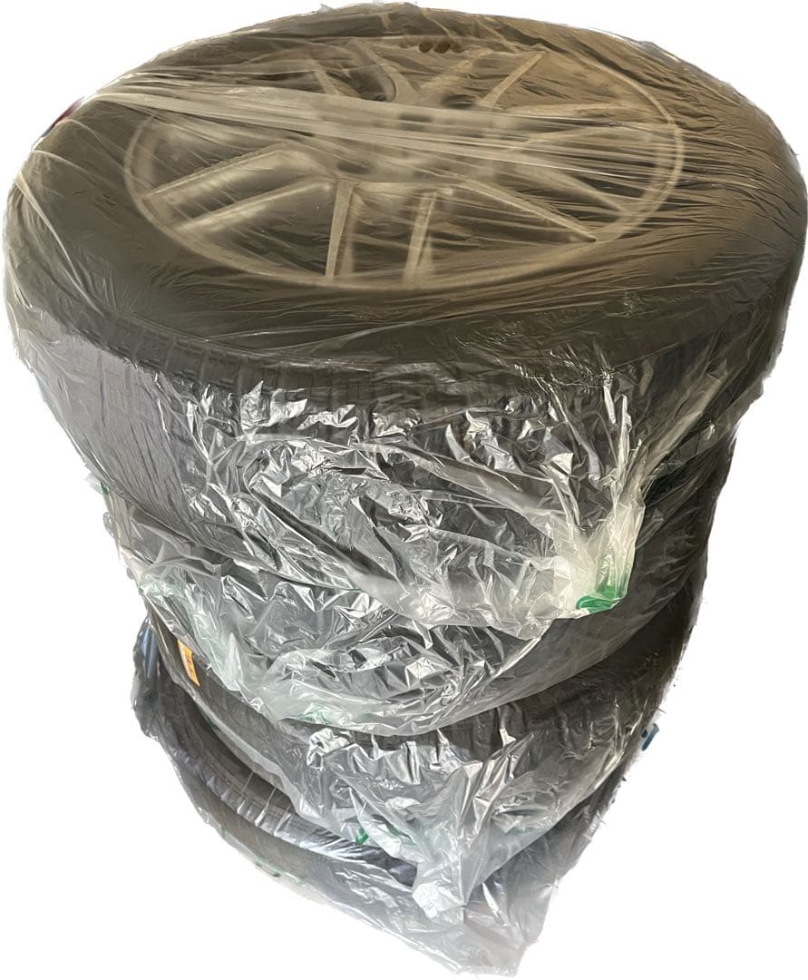 【ホイール付4本】 JEEP レネゲート スタッドレスタイヤ ピレリ