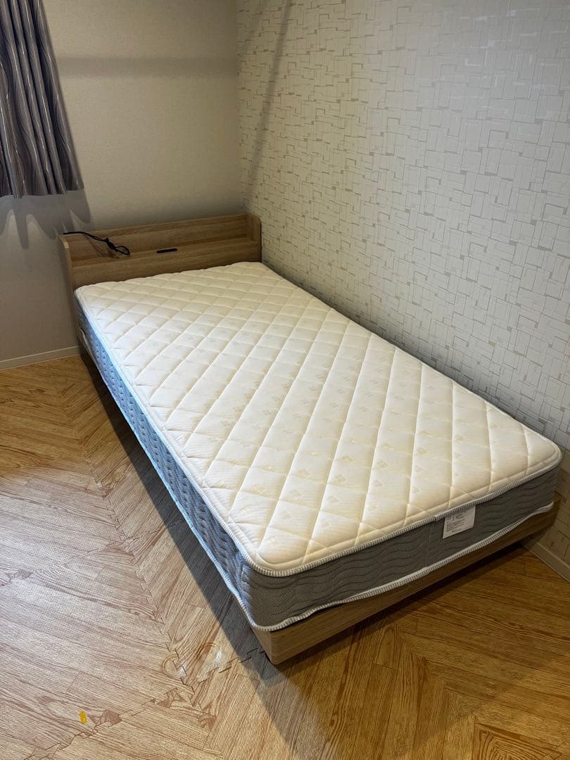 【引き取り限定】ニトリシングルベッドフレーム+マットレス+除湿シート