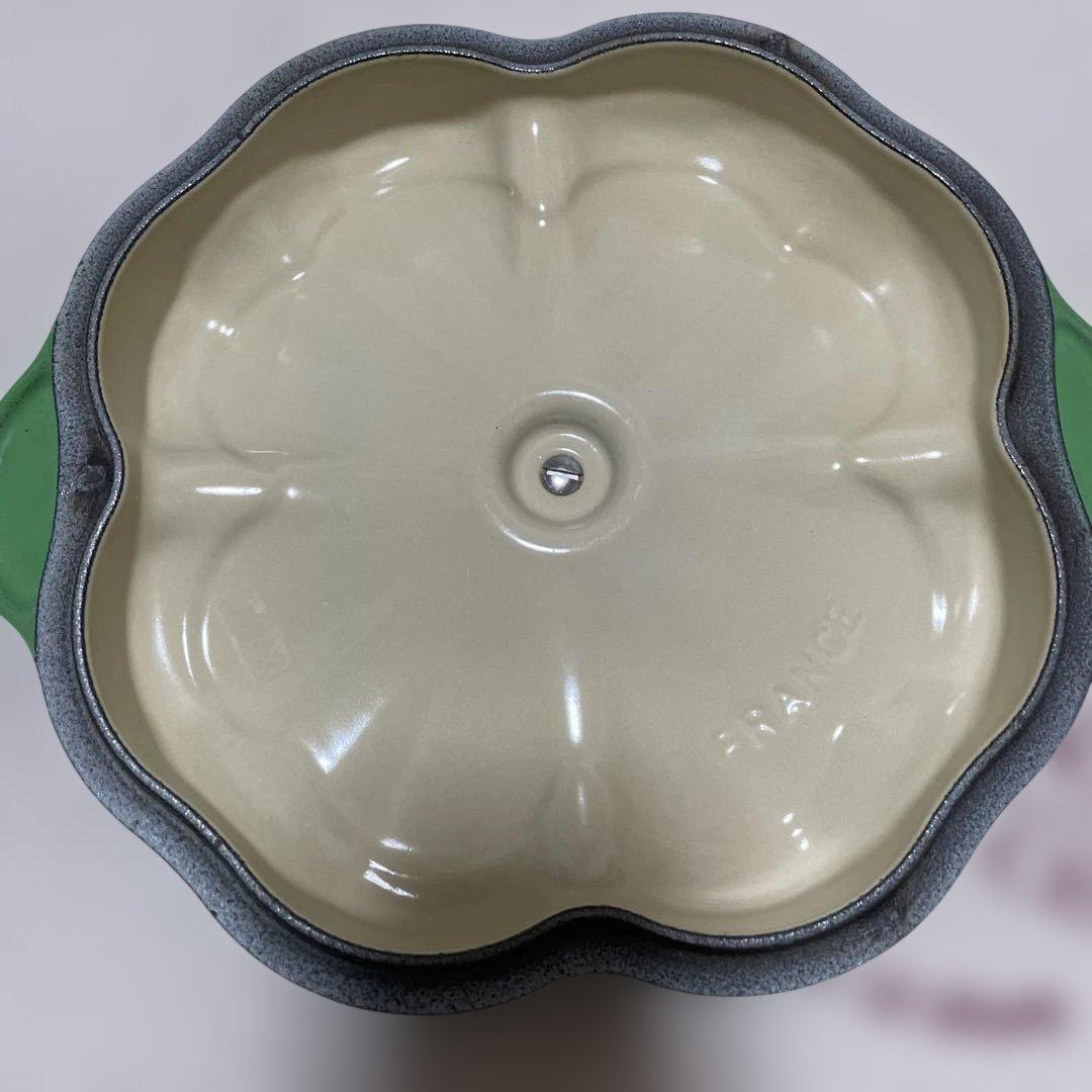 《希少》ルクルーゼ　ココット　トレフル　クローバー　20cm　エメラルド