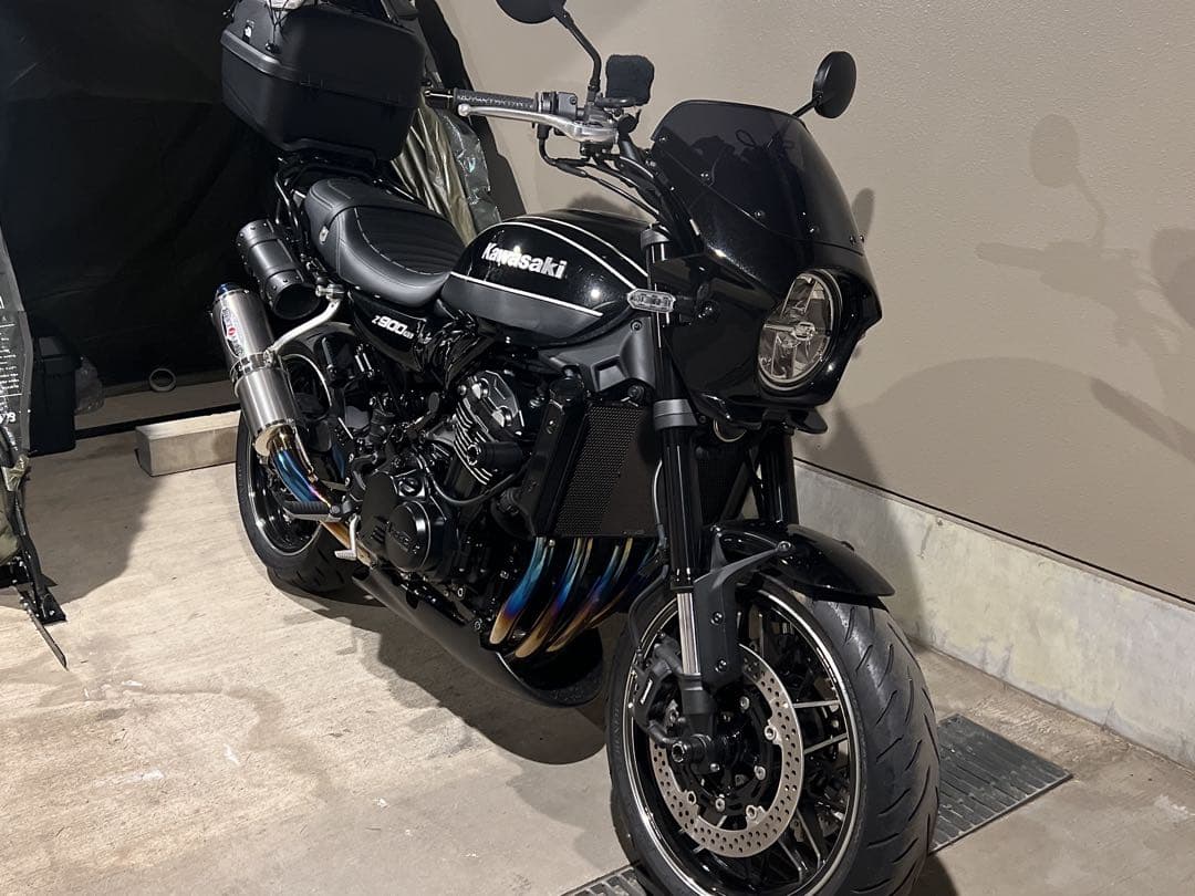 美品Z900RSプロジェクトブラスター2メタリックスパークブラック　ビキニカウル