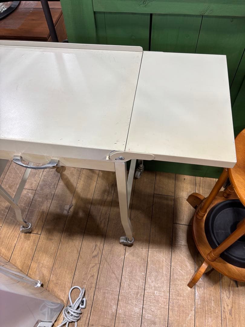 T87 タイプライターデスク