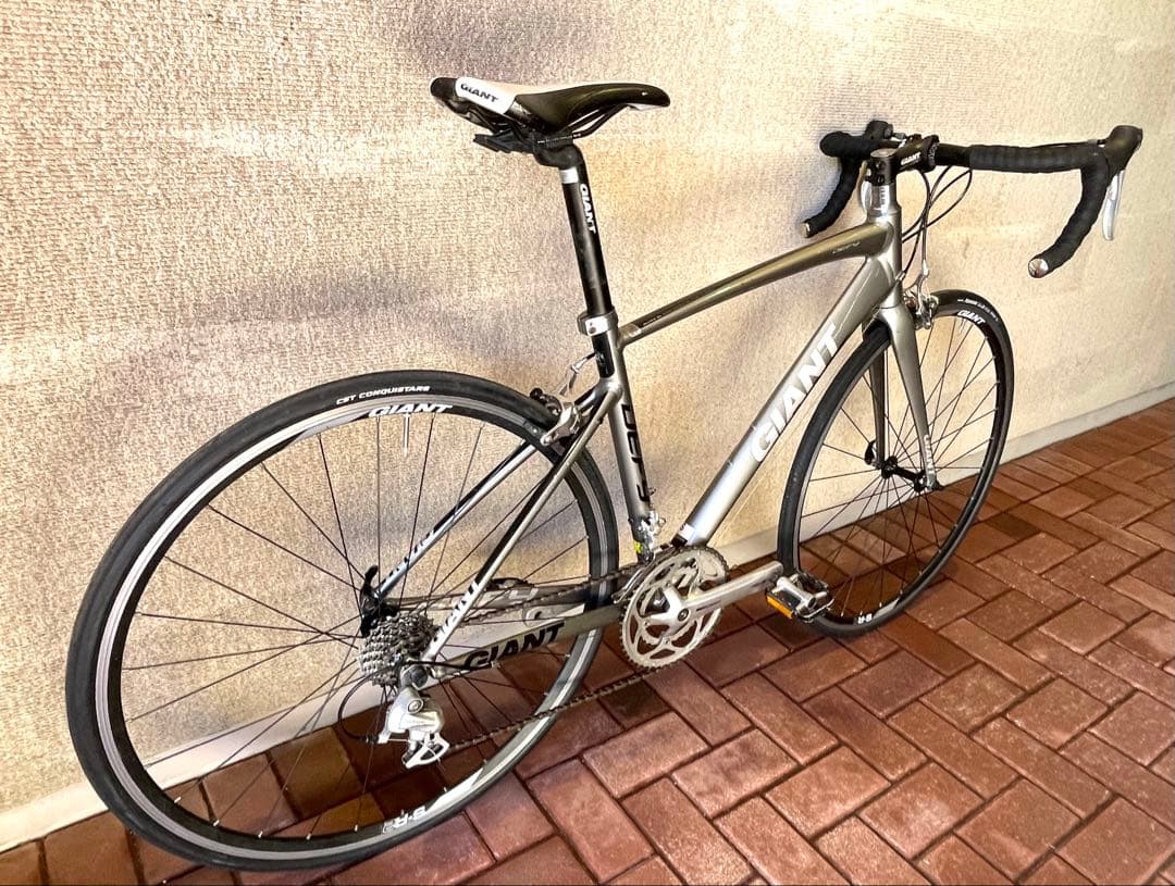 引取歓迎　GIANT DEFY3 Sサイズ(165〜180cm)ダークグレー