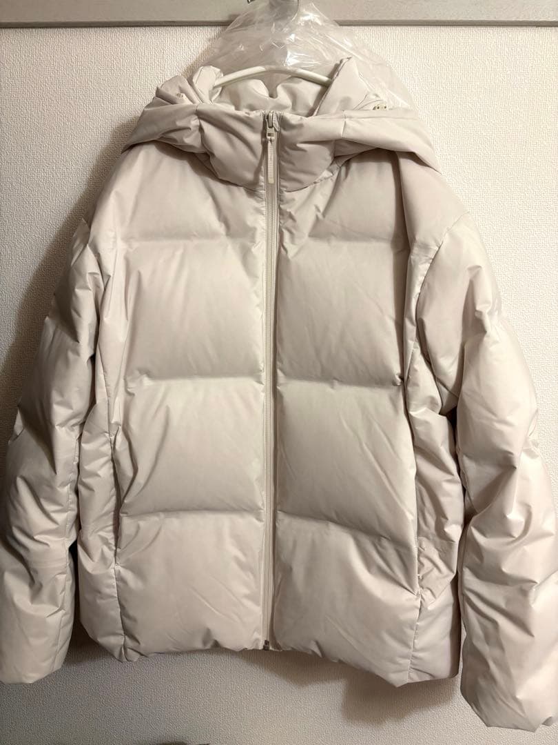 【2025新作】ユニクロ　シームレスダウンパーカ　L レディース