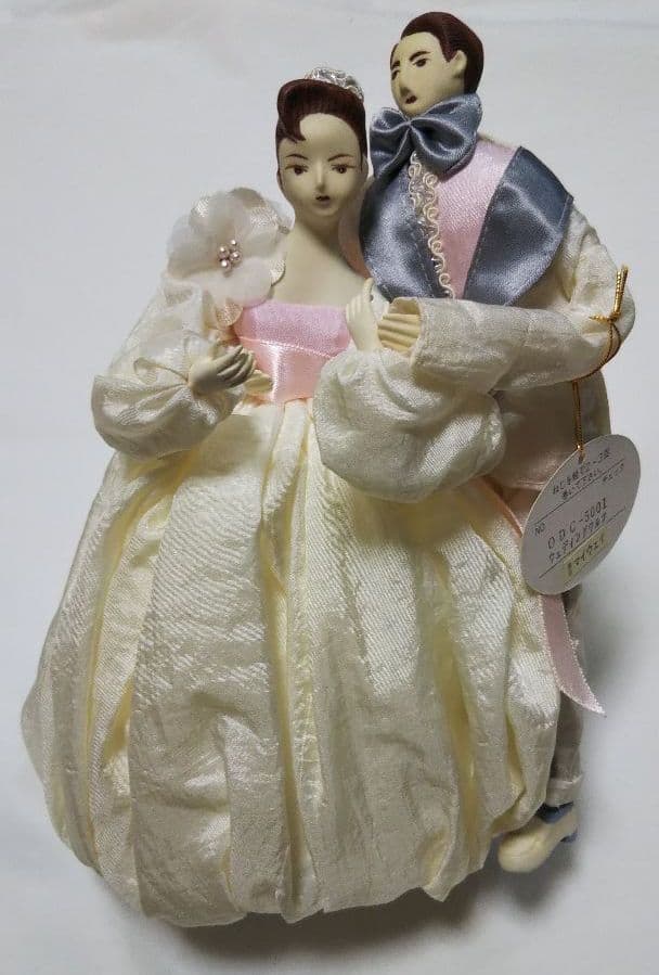 レトロな ダンシング オルゴール人形