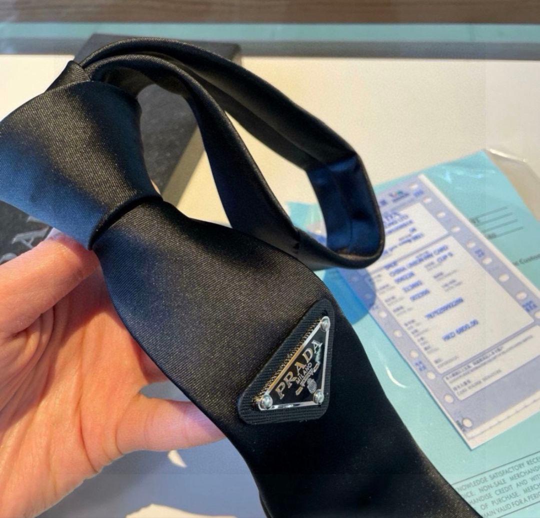 PRADA ネクタイ シルク ブラック 箱付き
