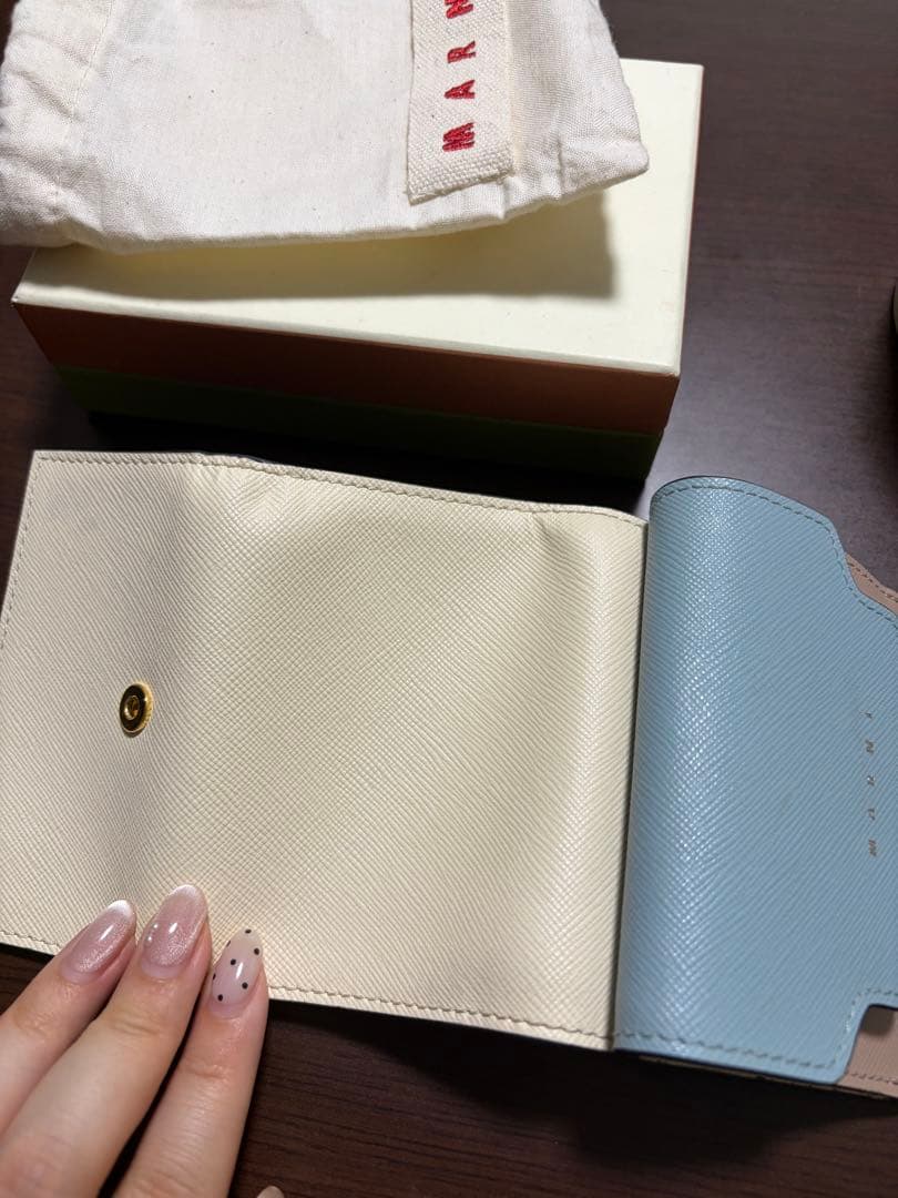 MARNI 財布　水色