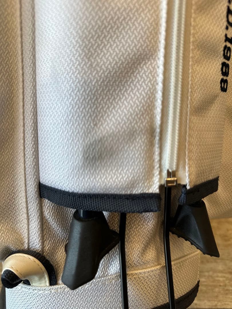 パーリーゲイツスタンドキャディバッグ　ホワイト　軽量