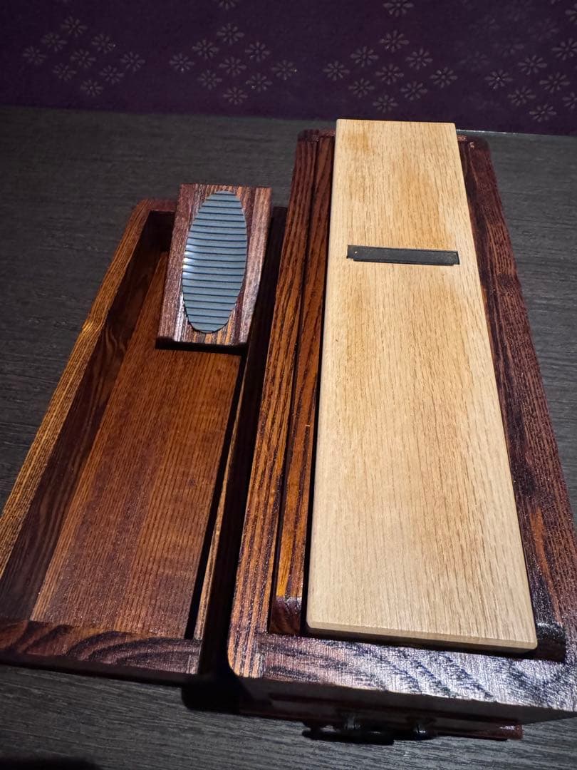 ☆最高級　本職用鰹節削り器　カンナは弁次郎　青請合マーク入り☆