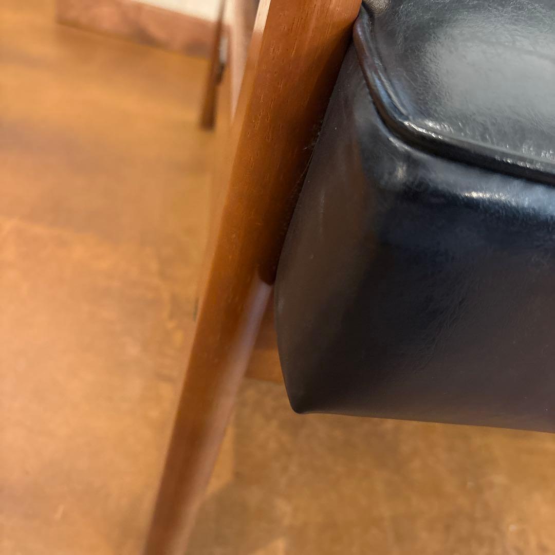 カリモク60 1人掛けソファ 黒②