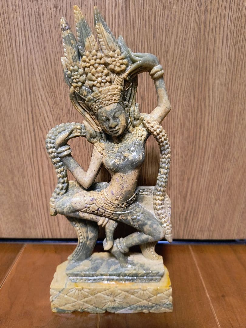 カンボジア　アプサラ像　翡翠　希少　レア　美品