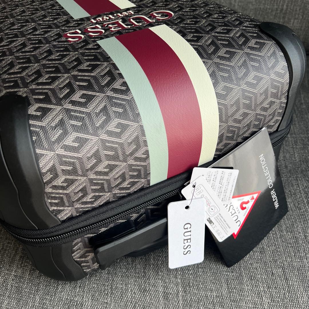 新品 GUESS-ゲス Wilder 18 in 8-Wheeler CHG