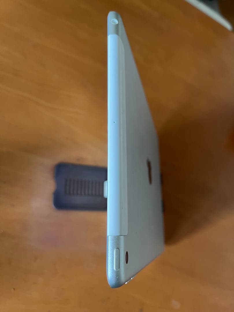 シーチキン美品」iPad 第8世代 32G Wi-Fi +Cellular