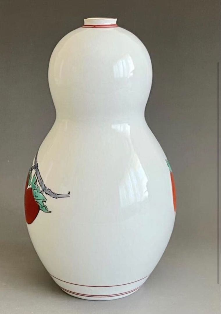 人間国宝十三代酒井田柿右衛門　濁手柿文　花瓶高さ約16 Cm共箱