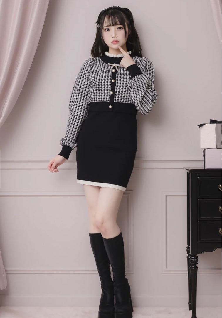 pium ビジューリボンニットワンピセット