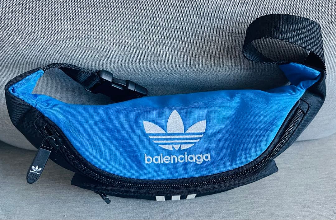 定価135000円⭐︎バレンシアガxアディダス コラボボディバッグ 未使用新品