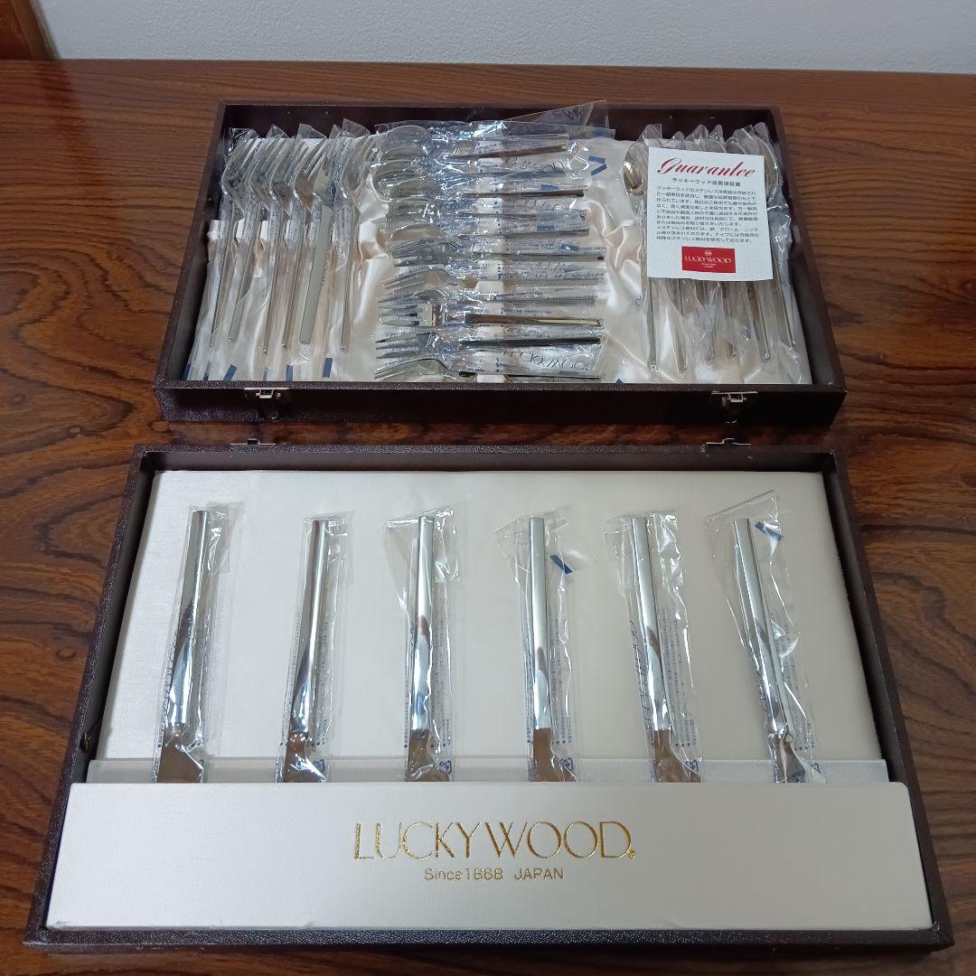 1-16　ラッキーウッド カトラリーセット 18-10 6客 30本