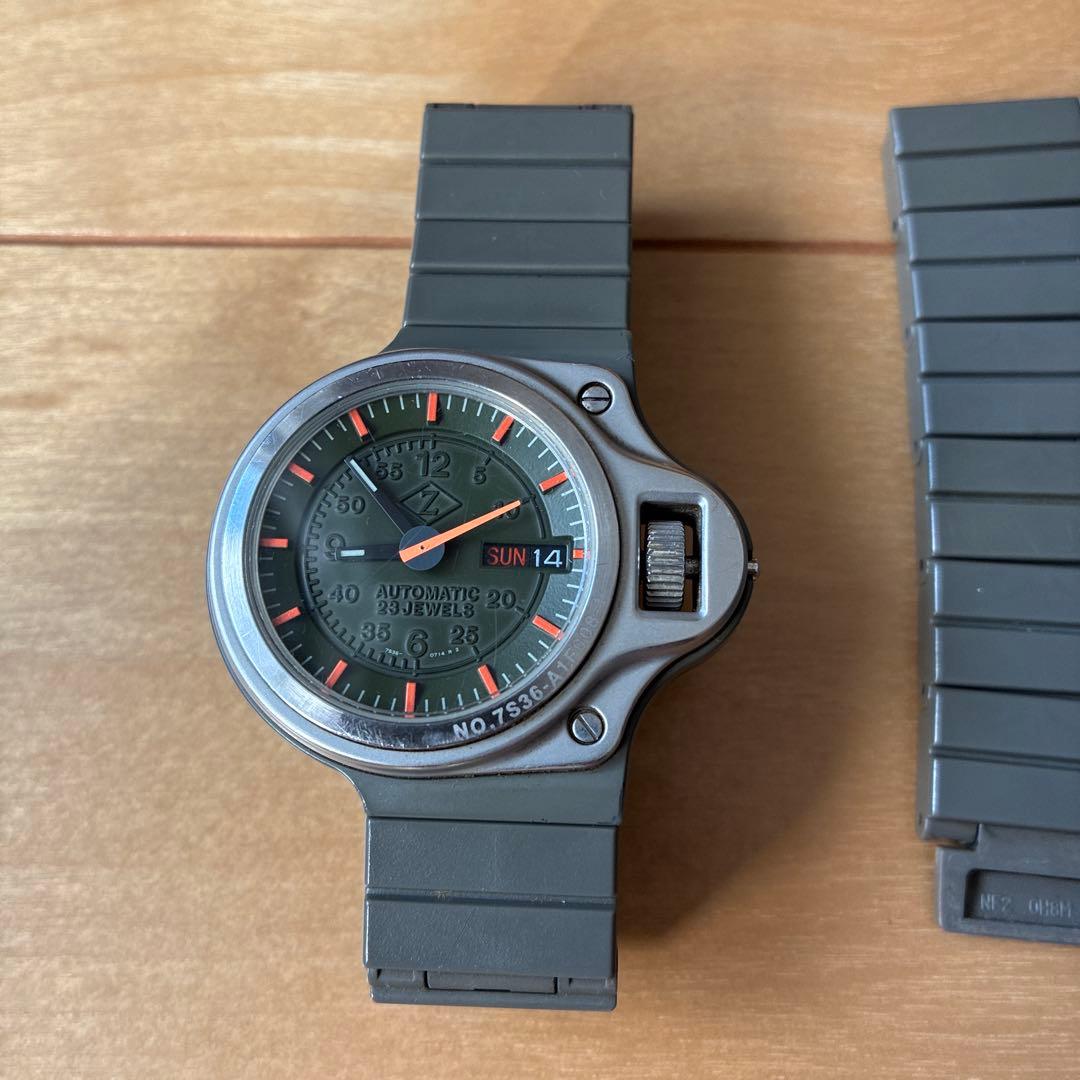 SEIKO x CABANE de ZUCCA ダッシュボード　カーキ