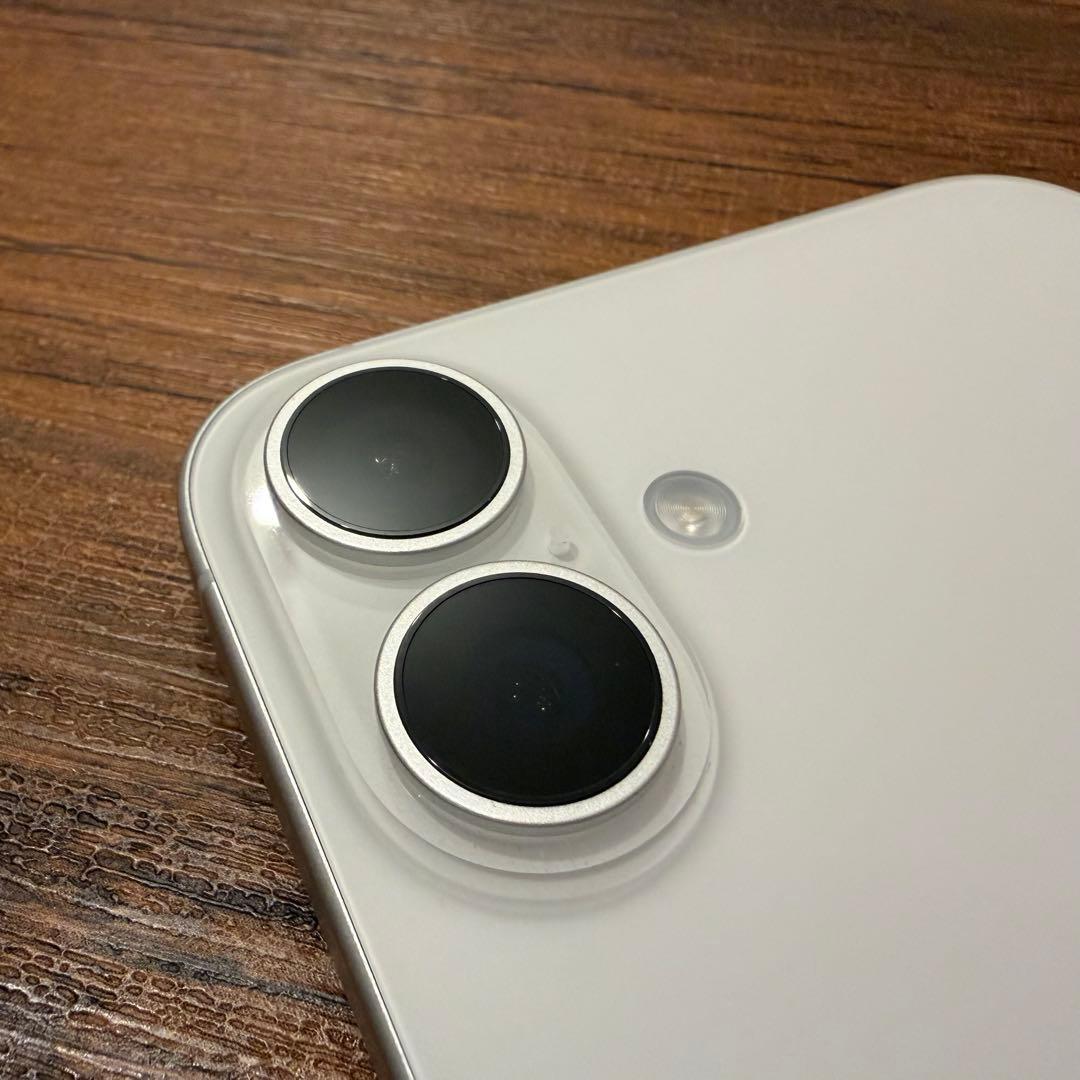 iPhone16Plus 256GB ホワイト 2ヶ月使用 美品SIMフリー