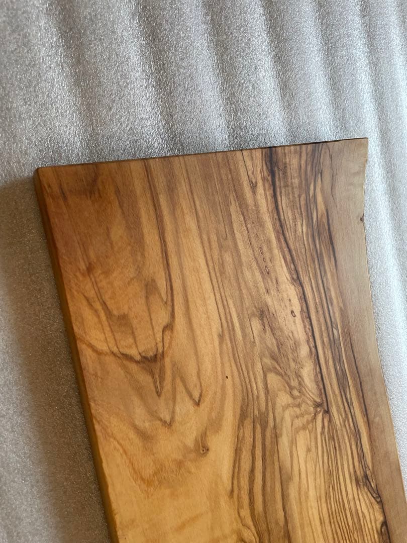 オリーブのカッティングボード