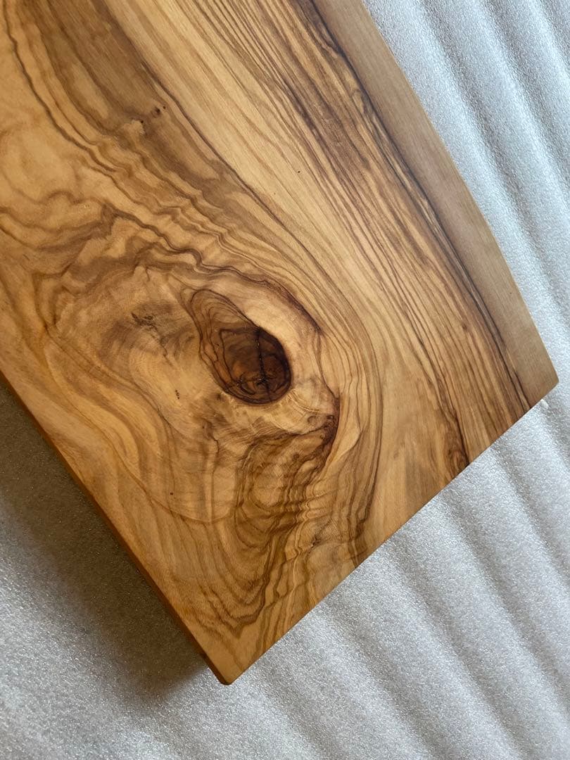 オリーブのカッティングボード