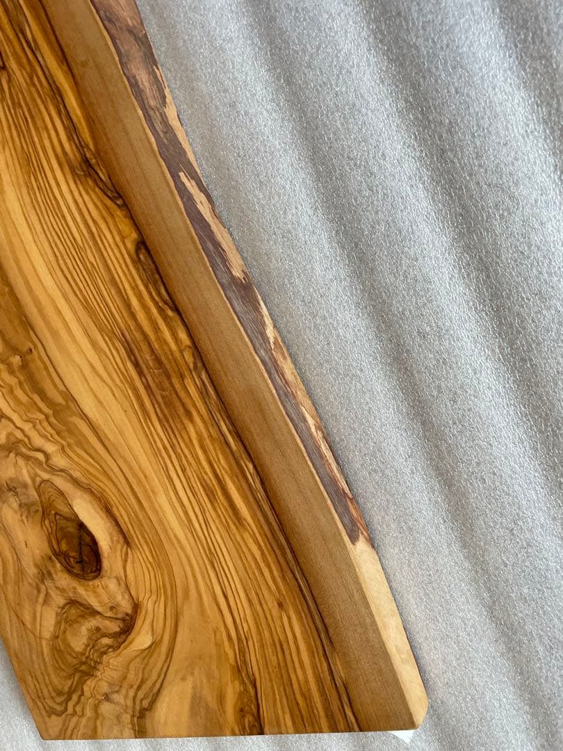 オリーブのカッティングボード