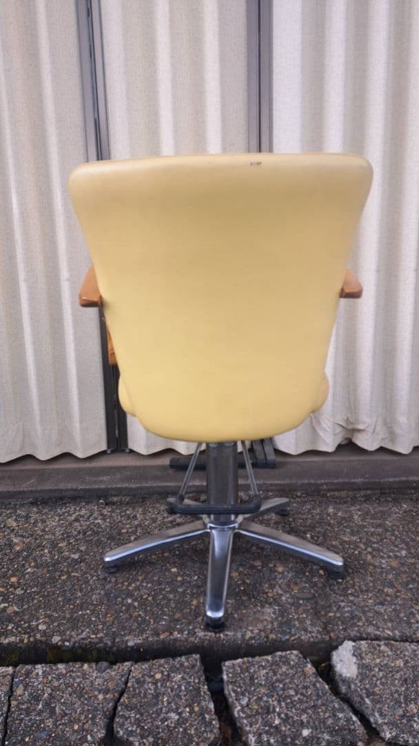 タカラベルモント　鏡　スタイリングチェア　美容室　理容室　引取限定　千葉県