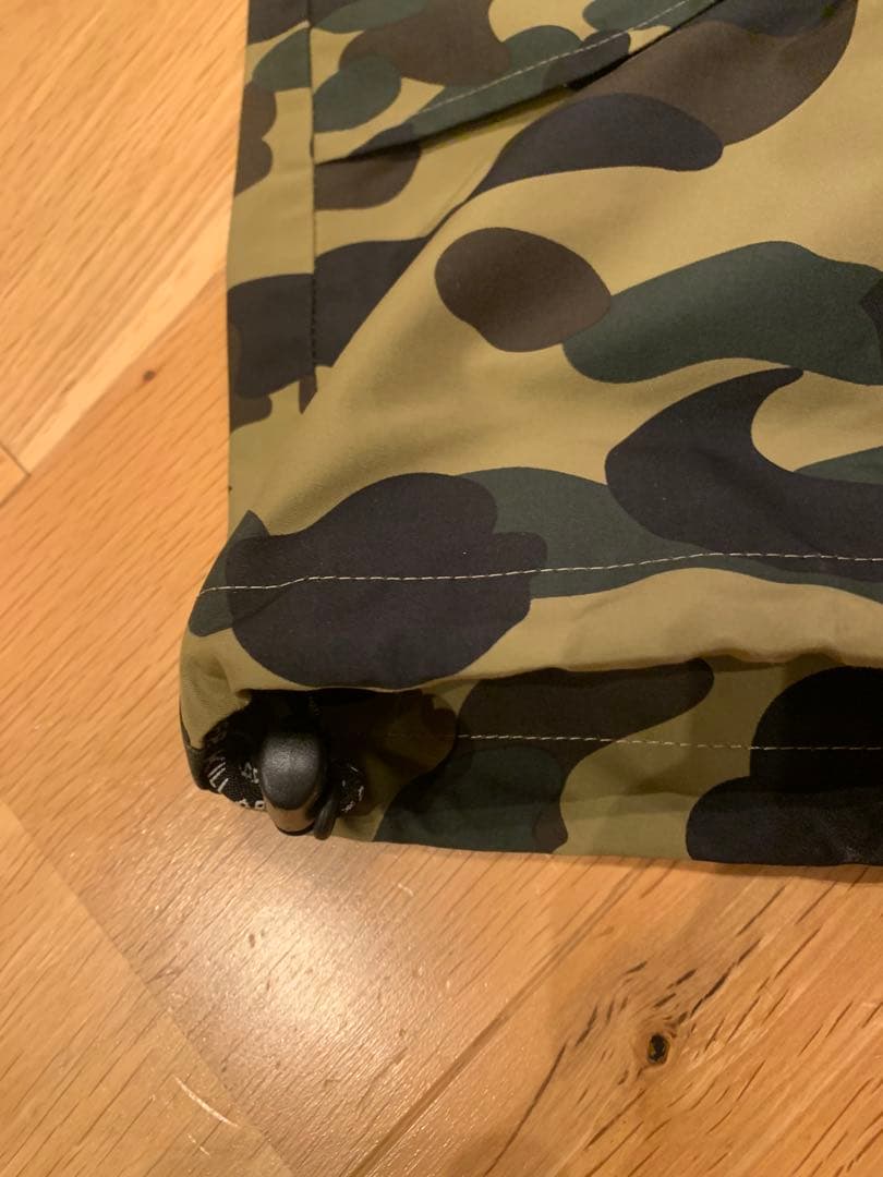 アベイシングエイプ　スノボJK ゴアテックス　BAPE カモ サイズM