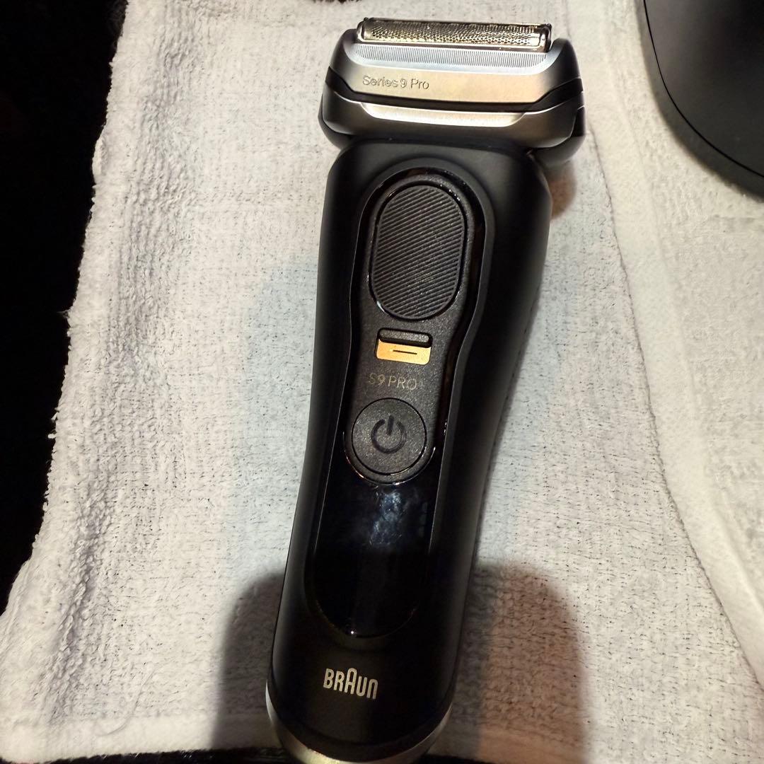 ブラウン シリーズ9 Pro+ メタリックシルバー 本体+充電器+自動洗浄器付け