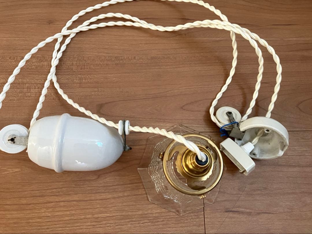 【Antique】白磁製昇降機付きガラスシェードペンダントライト