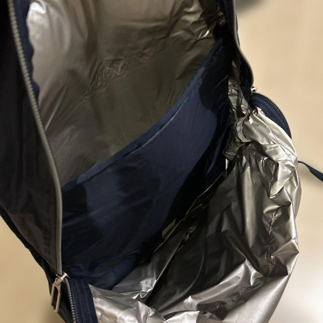 極美品　レスポートサック　エッセンシャル　リュック　ネイビー　超軽量