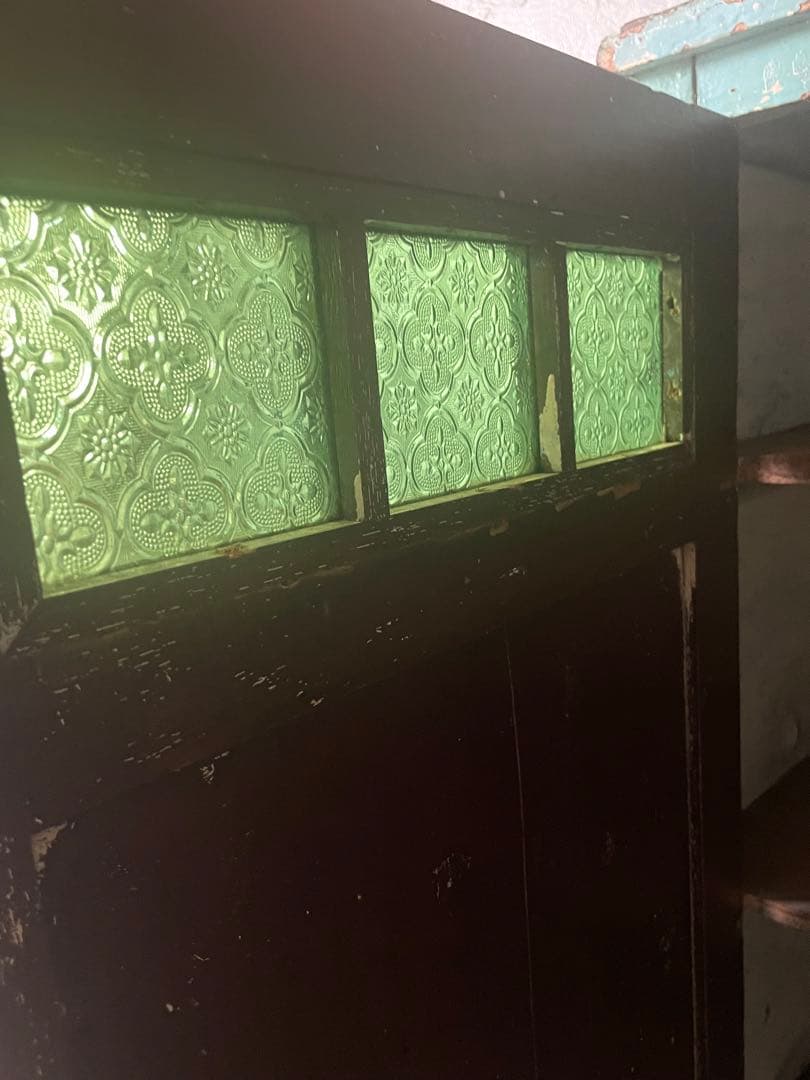 稀少/ビンテージ/インド/古材/メタル/ガラスキャビネット/キャビネット/収納棚