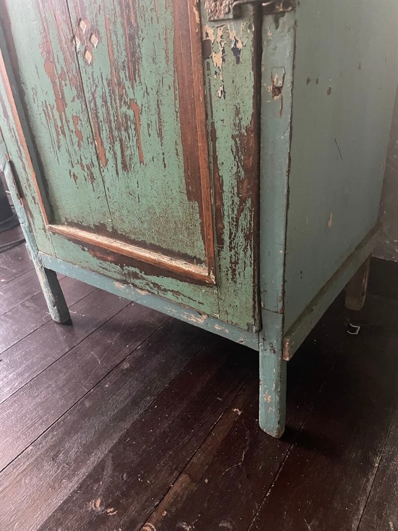 稀少/ビンテージ/インド/古材/メタル/ガラスキャビネット/キャビネット/収納棚