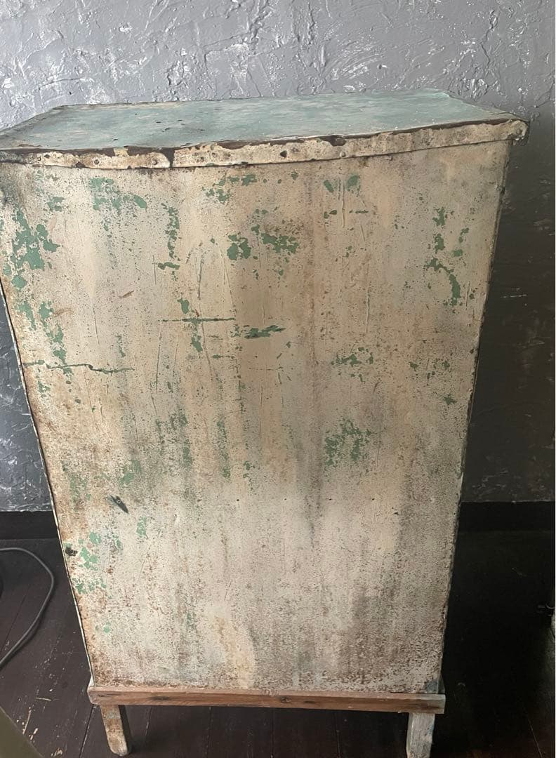 稀少/ビンテージ/インド/古材/メタル/ガラスキャビネット/キャビネット/収納棚