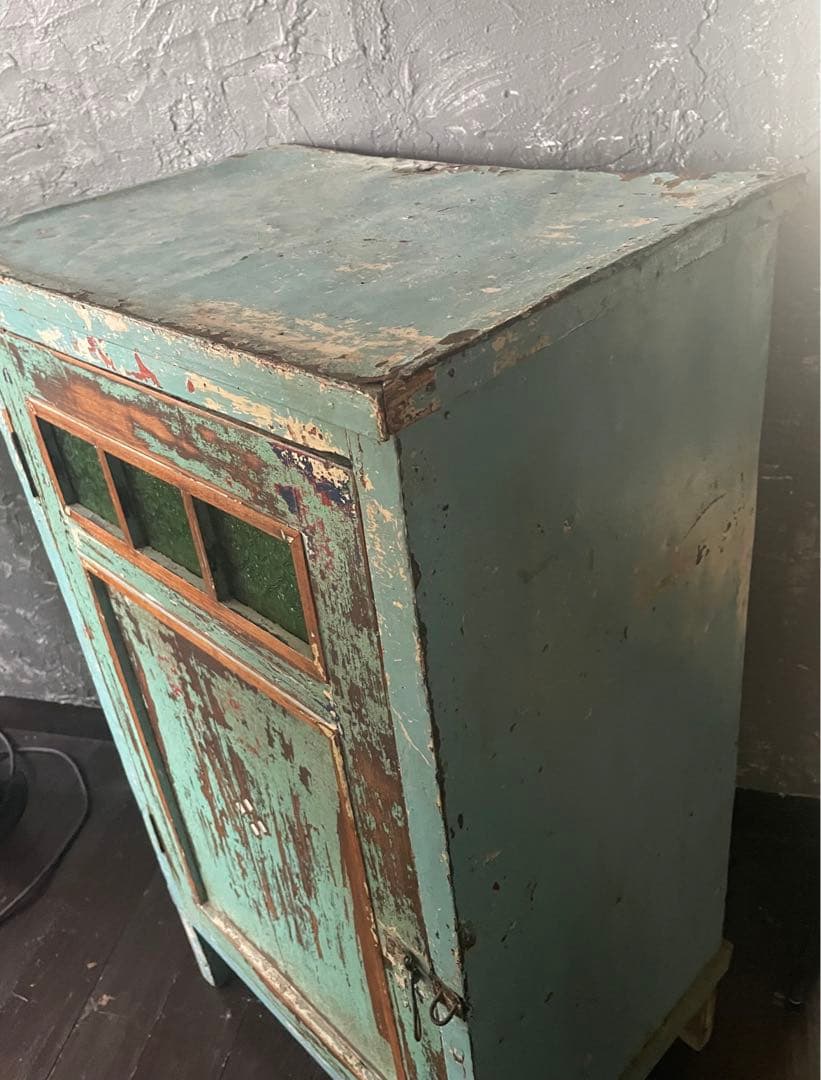 稀少/ビンテージ/インド/古材/メタル/ガラスキャビネット/キャビネット/収納棚