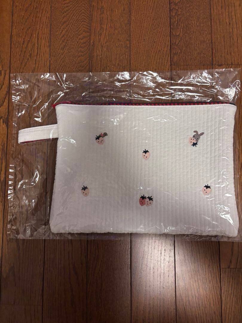 ファミリア　familiar ピオヌンナル　ポーチ　NOTE