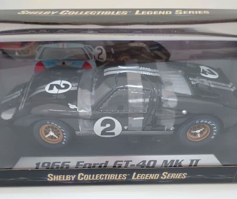 1/18 フォードGT-40 MK2　 Shelby Collectibles